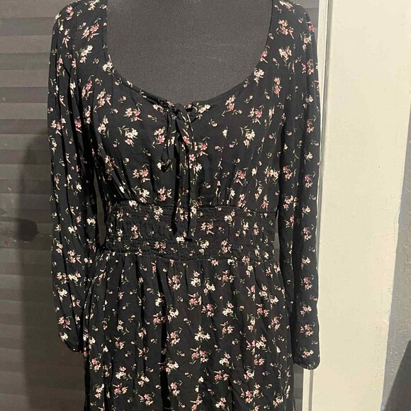 AEO BLACK‎ FLOWERED LONG SLEEVE MINI DRESS SIZE MEDIUM - Picture 1 of 7